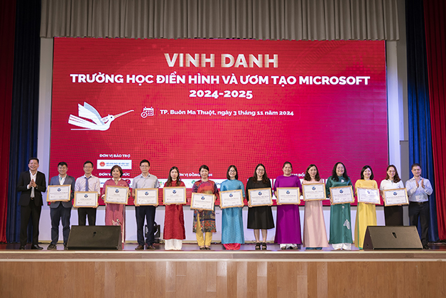 Năm thứ 3 liên tiếp đạt tiêu chí trường học điển hình của Microsoft.